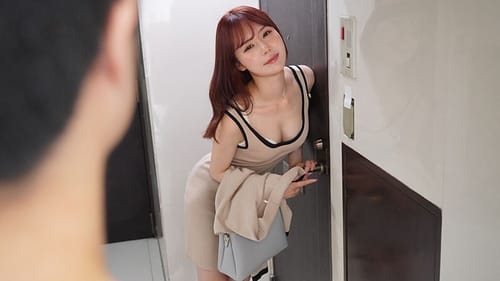 Ngày nào đi làm tôi cũng nhìn thấy khu vé của cô hàng xóm say xỉn